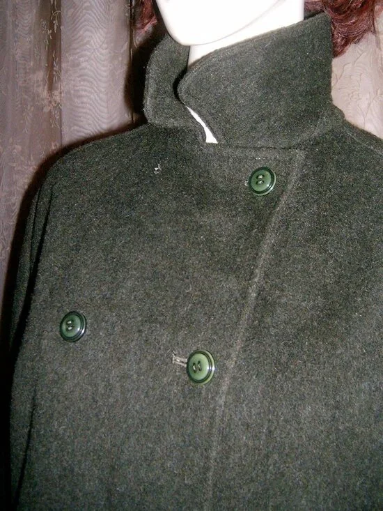 Moessmer Wool Green Vintage Walking Cape - Picture 6 of 17